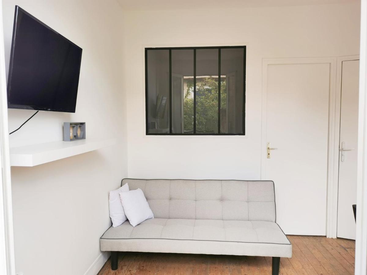 #4 Joli Appartement A 2 Pas Du Metro Et Paris 20 Bagnolet Eksteriør bilde